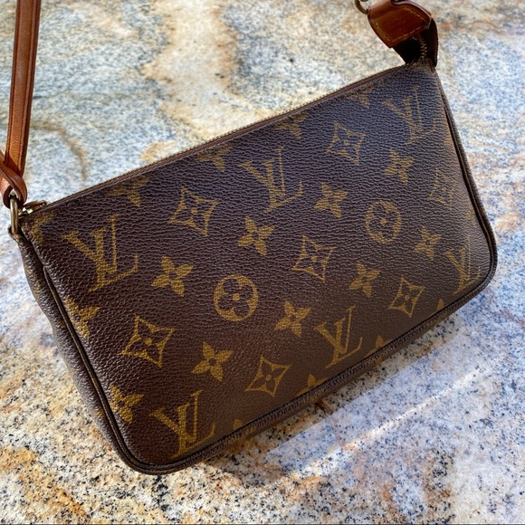 SOLD Louis Vuitton Monogram Pochette Accessoires SD1010 - Picture 2 of 14